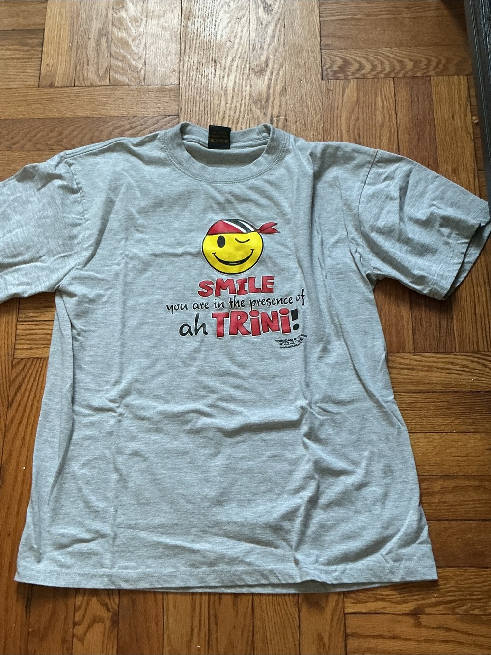 Gray Graphic Men’s T-Shirt with Smile Pirate Design